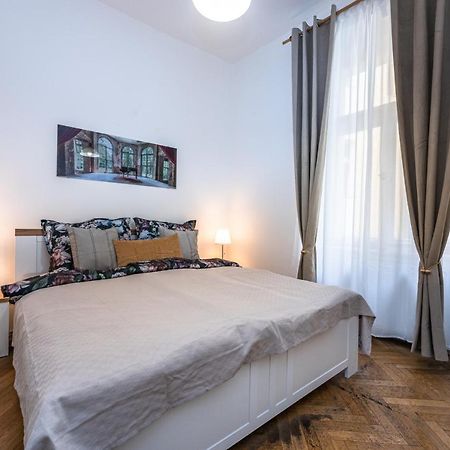 Tynska Ulicka Apartment Prague Luaran gambar